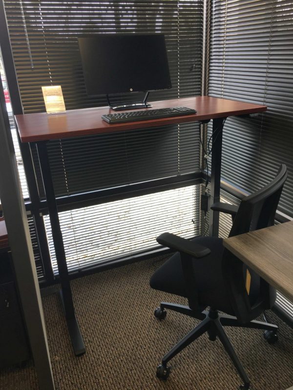 2-stage-height-adjustable-desk-(standing-position)