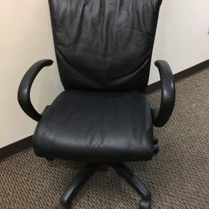 SitOnIt leather conference chair